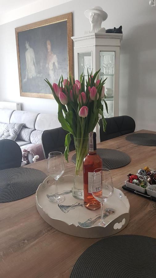 Romantyczny Apartament Happy 16 Basen & Kort Tenisowy, Ochrona 24 H - Dla Maksymalnie 6 Osob Поберово Экстерьер фото