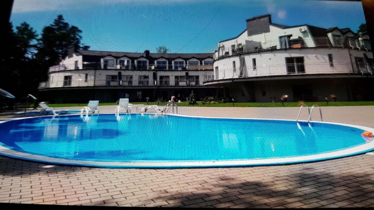 Romantyczny Apartament Happy 16 Basen & Kort Tenisowy, Ochrona 24 H - Dla Maksymalnie 6 Osob Поберово Экстерьер фото